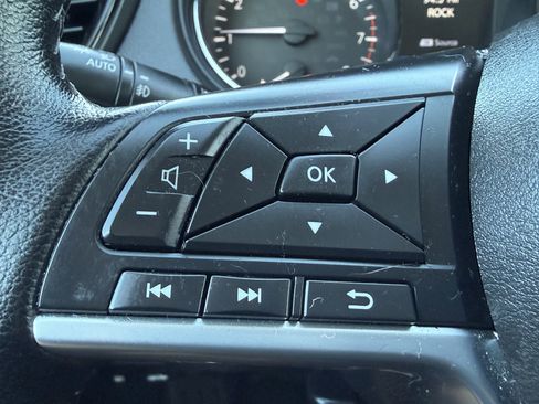 Used 2022 Nissan Rogue Sport SL w/ Premium Package image 35