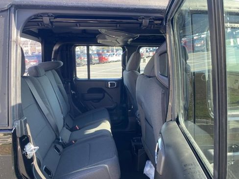 New 2026 Jeep Gladiator Sport image 30