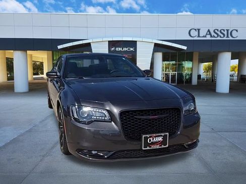 Used 2023 Chrysler 300 S RWD image 2