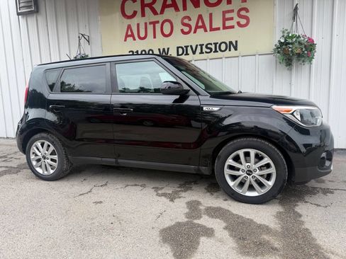 Used 2017 Kia Soul + FWD image 2