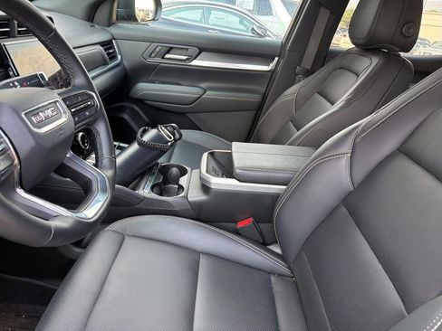 Used 2026 GMC Terrain Elevation w/ Elevation Premium Package FWD image 3