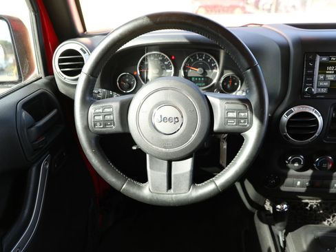 Used 2016 Jeep Wrangler Unlimited Sahara w/ Connectivity Group image 27