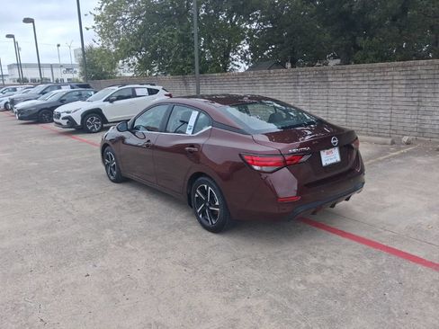 Used 2025 Nissan Sentra SV FWD image 8