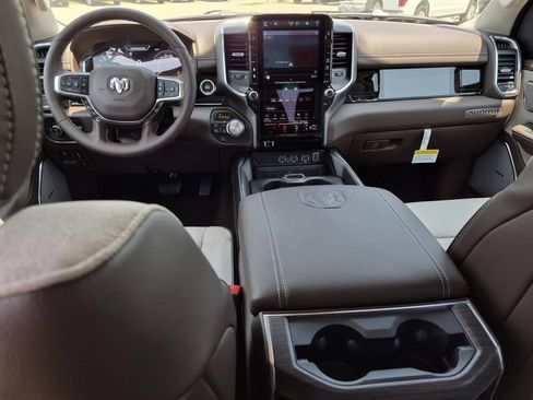 New 2026 RAM 1500 Laramie AWD/4WD image 17