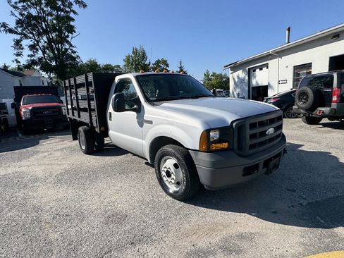 Used 2007 Ford F350 2WD Regular Cab DRW Super Duty image 5