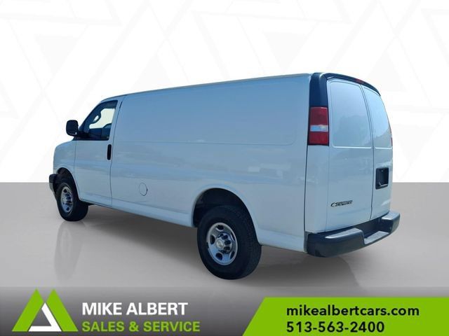 Used 2022 Chevrolet Express 2500 w/ Driver Convenience Package RWD image 5
