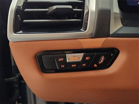 Used 2025 BMW 840i w/ M Sport Professional Package image 21