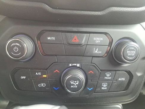 Certified 2023 Jeep Renegade Trailhawk image 23