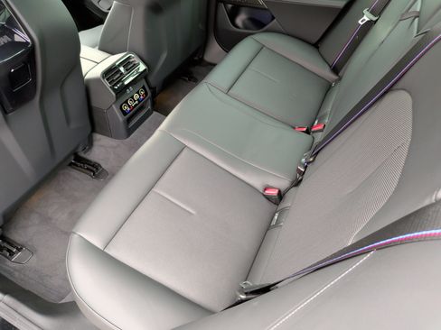 Used 2026 BMW M5 w/ Executive Package image 33