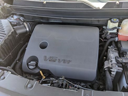 Used 2020 Chevrolet Traverse LS w/ LPO, Black Accent Package FWD image 10