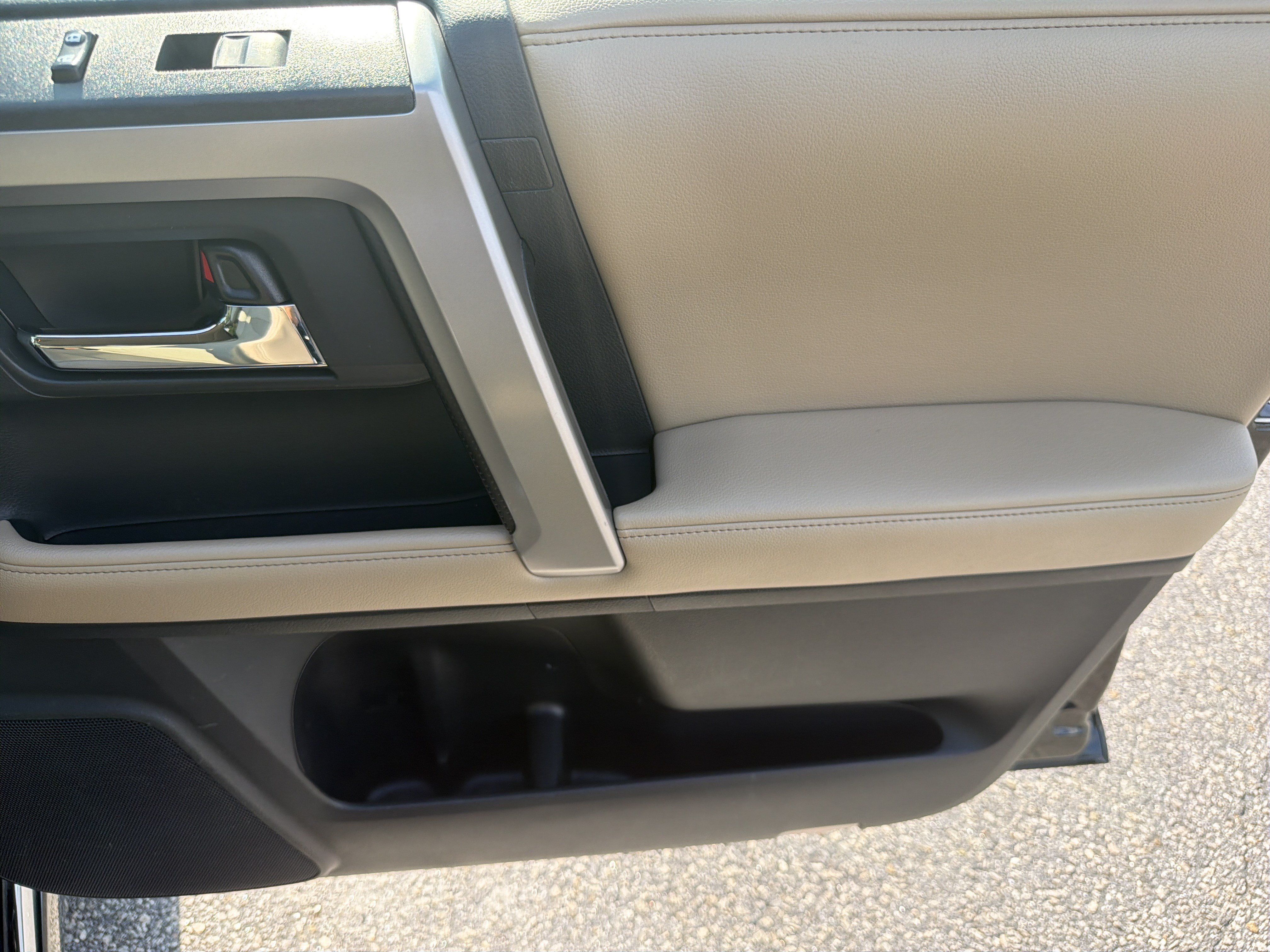 Used 2015 Toyota 4Runner Limited AWD/4WD image 24