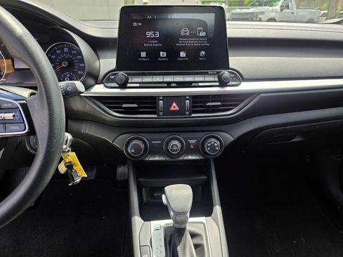 Used 2021 Kia Forte LXS FWD image 18