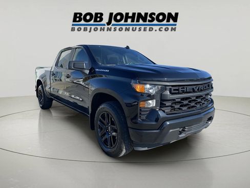 Used 2023 Chevrolet Silverado 1500 Custom image 1