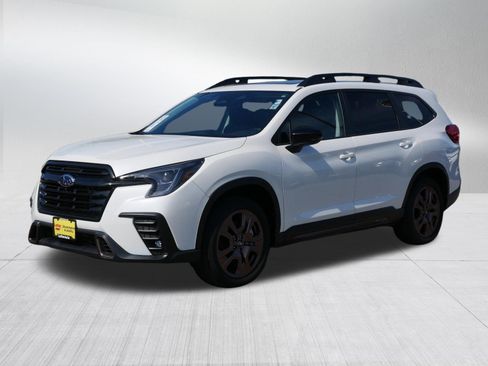 Certified 2025 Subaru Ascent Bronze Edition AWD/4WD image 3