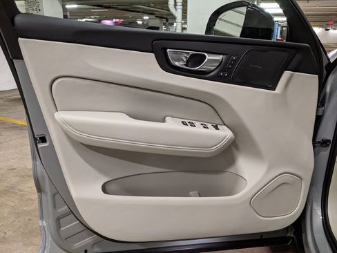 New 2026 Volvo XC60 B5 Ultra w/ Protection Package Premier AWD/4WD image 9