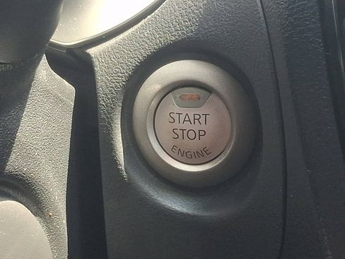 Used 2016 Nissan Juke SV w/ Technology Package AWD/4WD image 23