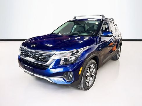 Used 2021 Kia Seltos EX AWD/4WD image 3