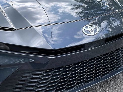 Used 2025 Toyota Camry SE w/ Convenience Package FWD image 33