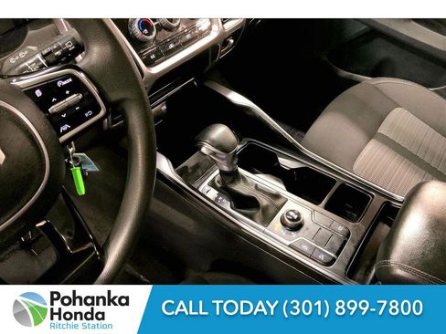 Used 2023 Kia Sorento LX image 15