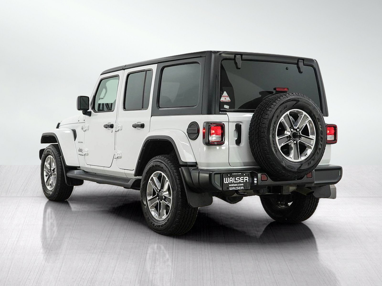 Used 2021 Jeep Wrangler Unlimited Sahara w/ Uconnect 4C Nav & Sound Group AWD/4WD image 4