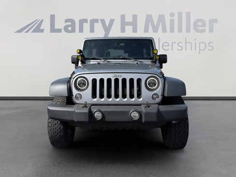 Used 2017 Jeep Wrangler Unlimited Sport w/ Connectivity Group image 8