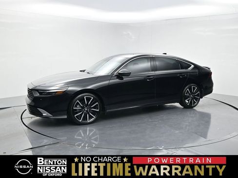 Used 2025 Honda Accord Touring image 1