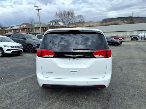 New 2026 Chrysler Voyager LX FWD image 6