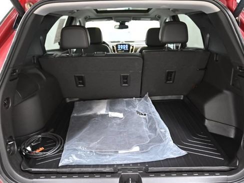Used 2022 Chevrolet Equinox Premier AWD/4WD image 19