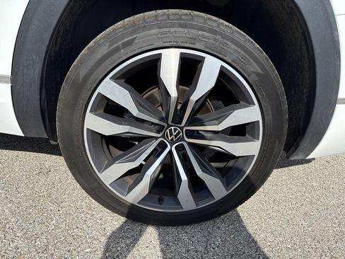 Used 2022 Volkswagen Atlas SEL R-Line AWD/4WD image 8