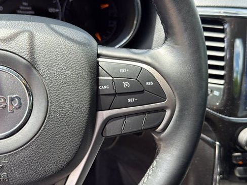 Certified 2022 Jeep Grand Cherokee Limited AWD/4WD image 17