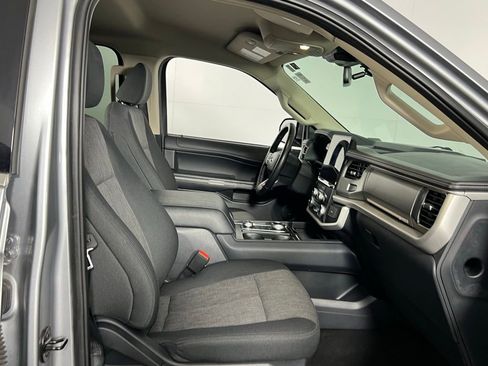 Used 2024 Ford Expedition XLT AWD/4WD image 34