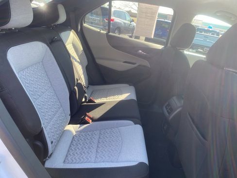 Used 2024 Chevrolet Equinox LS w/ LS Convenience Package FWD image 11
