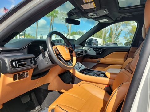 Used 2024 Lincoln Aviator Black Label image 13