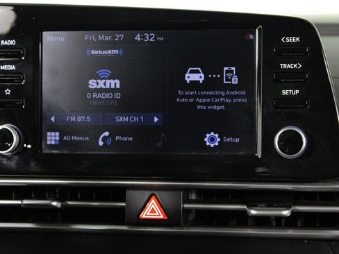 Certified 2022 Hyundai Elantra SEL w/ Convenience Package FWD image 9