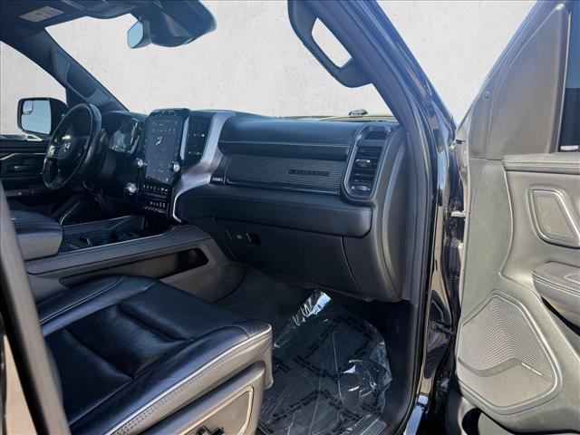 Used 2020 RAM 1500 Limited w/ Black Appearance Package AWD/4WD image 9
