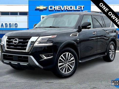 Used 2022 Nissan Armada SL w/ Captain's Chairs Package image 3