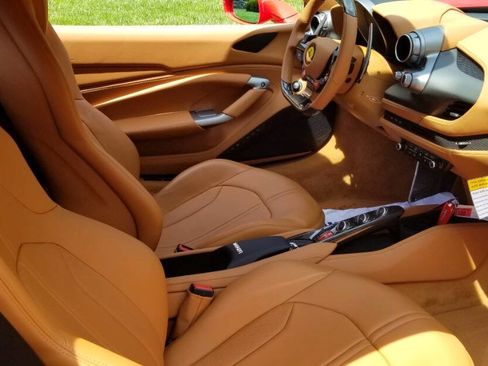 Used 2021 Ferrari F8 Tributo RWD image 4