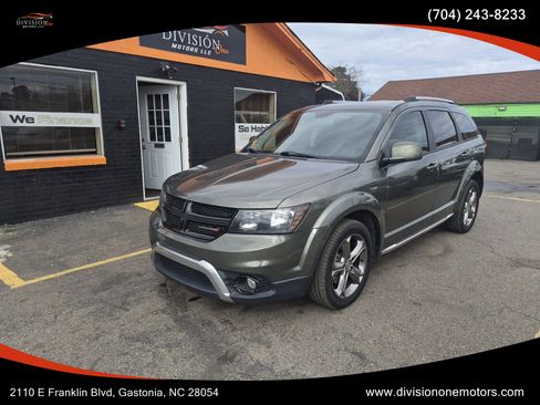Used 2016 Dodge Journey Crossroad image 1