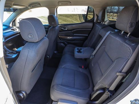 Used 2018 GMC Acadia SLE image 33