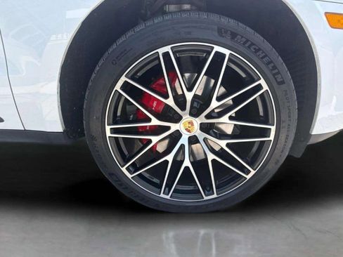 Used 2022 Porsche Macan S AWD/4WD image 36