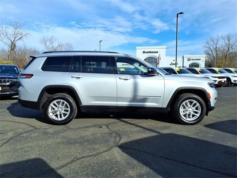 Certified 2023 Jeep Grand Cherokee L Laredo image 2