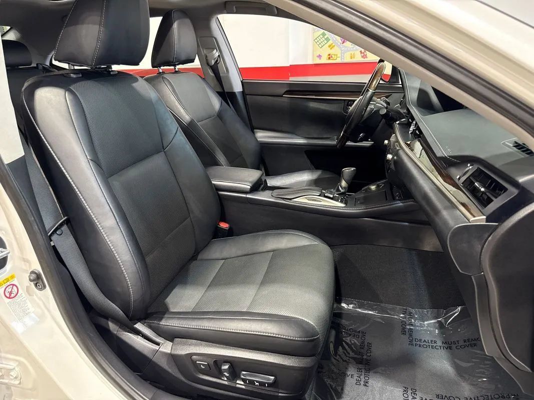 Used 2017 Lexus ES 350 w/ Navigation System Package FWD image 90