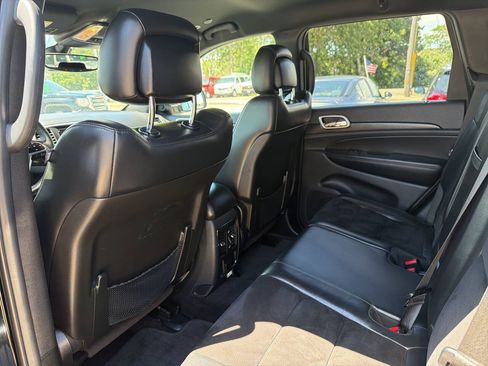 Used 2018 Jeep Grand Cherokee Altitude AWD/4WD image 24
