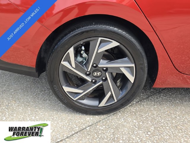 Used 2024 Hyundai Elantra Limited FWD image 5