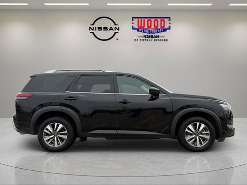 Certified 2025 Nissan Pathfinder SL AWD/4WD image 2