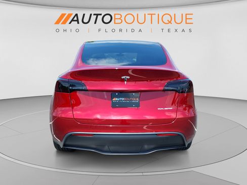 Used 2024 Tesla Model Y Long Range AWD/4WD image 4