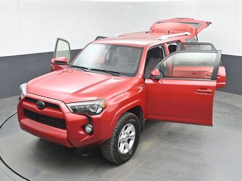 Used 2018 Toyota 4Runner SR5 AWD/4WD image 50