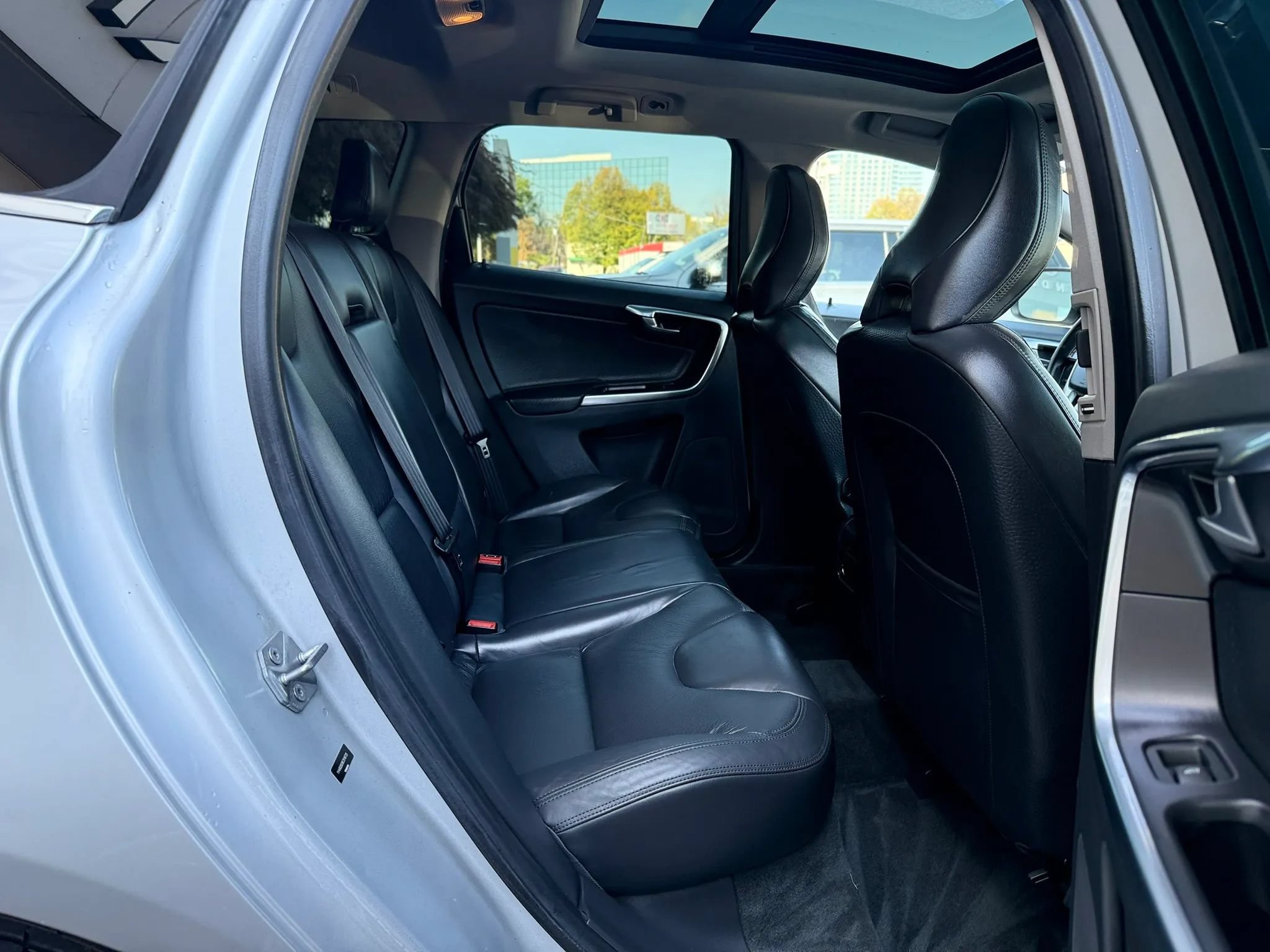 Used 2014 Volvo XC60 T6 AWD/4WD image 31