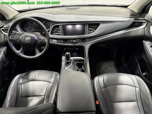 Used 2019 Buick Enclave Essence image 6