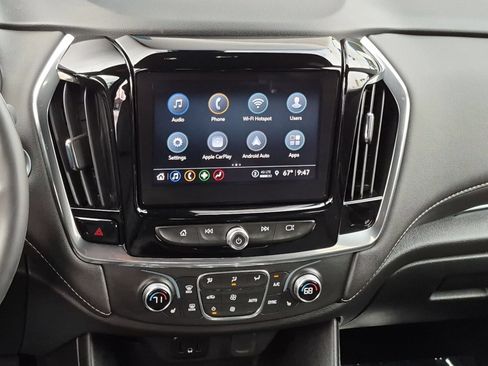 Used 2023 Chevrolet Traverse LT FWD image 18